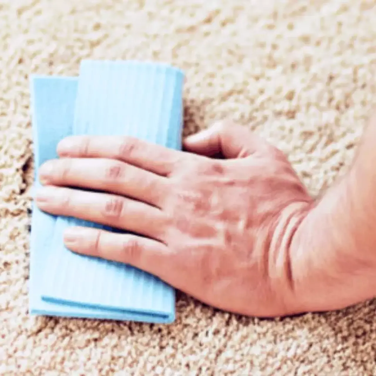 Cleaning milk of the carpet